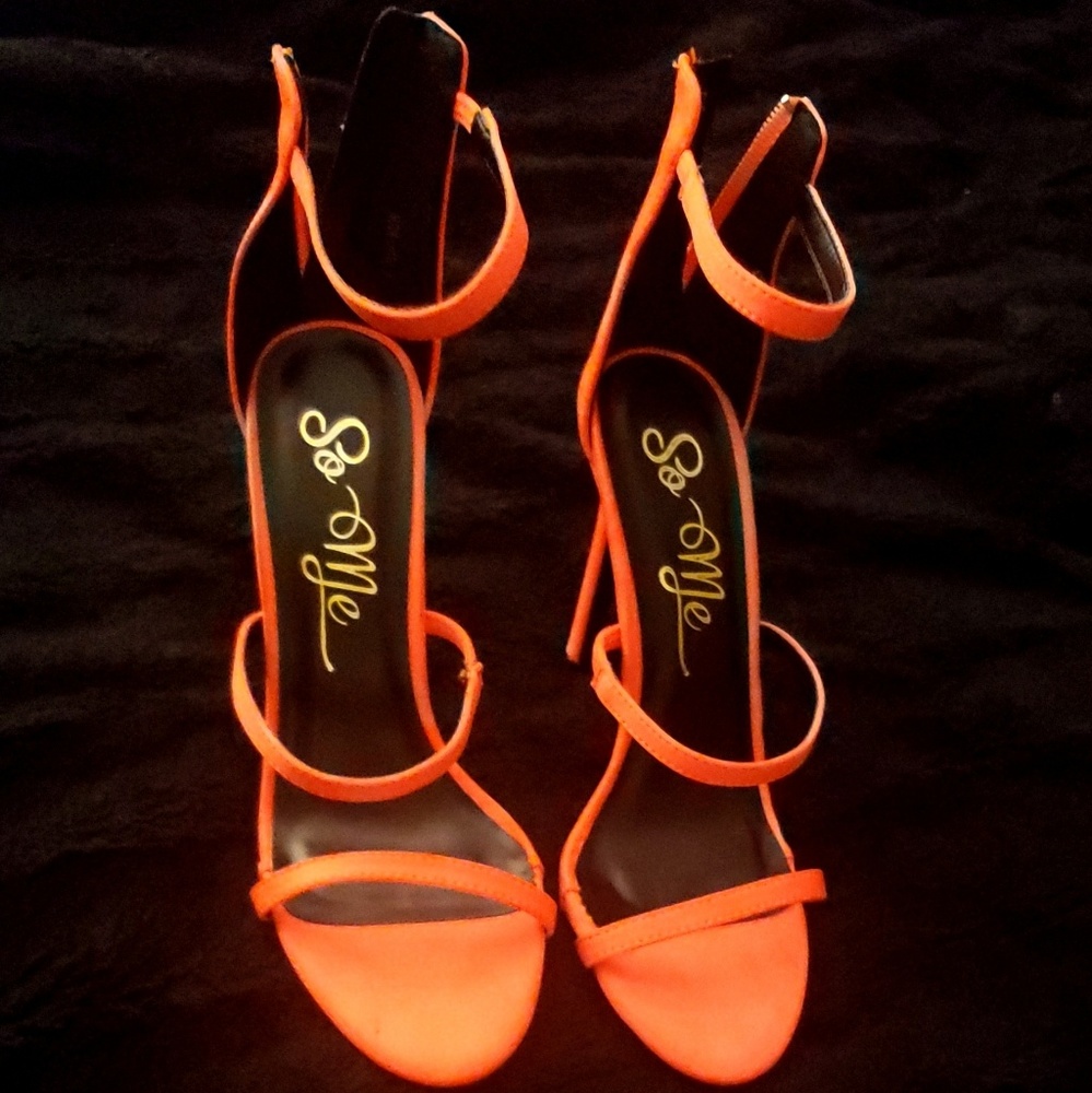 ORANGE HEELS BRAND NEW